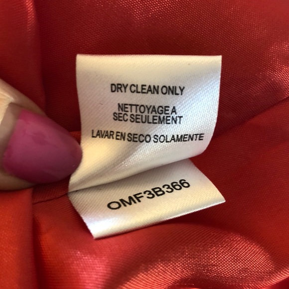 BCBGMaxAzria Red and Pink Textured Floral Silk Blend Full Skirt - Size 8 - Picture 11 of 11